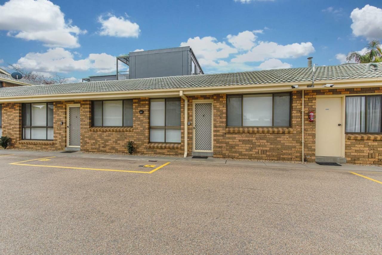 Hybiscus Waterfront Apartments Lakes Entrance Exterior photo