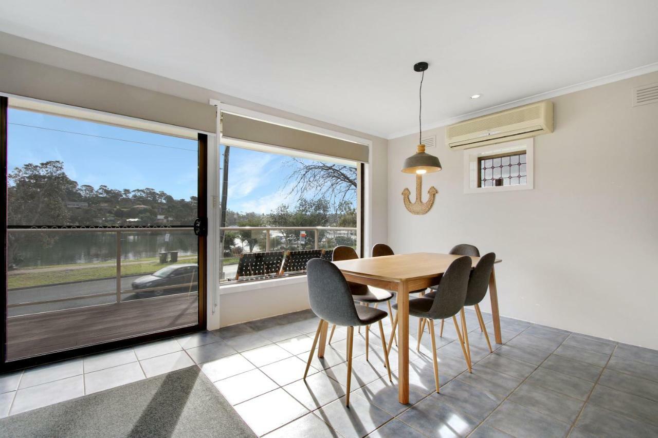 Hybiscus Waterfront Apartments Lakes Entrance Exterior photo